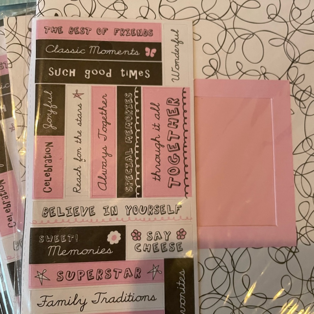 Mini Scrapbook Album Set(x19) - Picture 7 of 8
